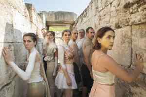 «Τα αγάλματα περιμένουν»: Η παράσταση θα ταξιδέψει στους αρχαιολογικούς χώρους της Λάρισας