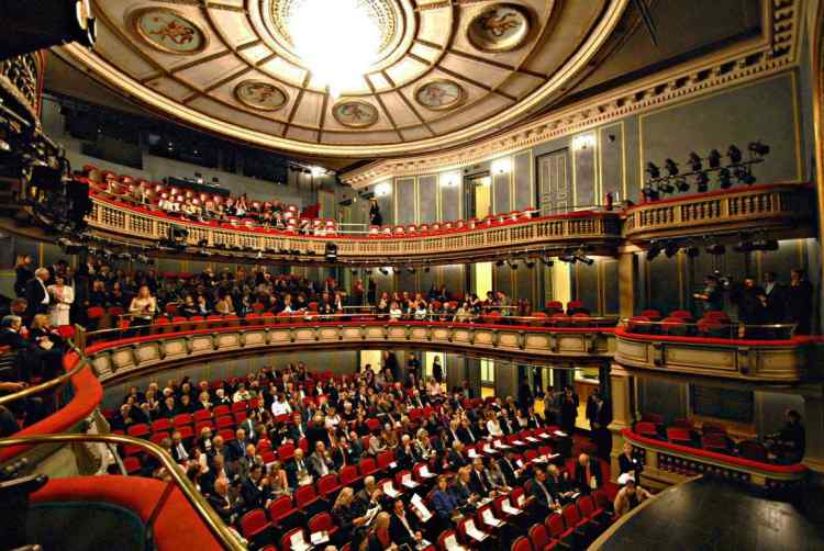 Το Εθνικό Θέατρο κάνει ακρόαση για την "Ηλέκτρα"