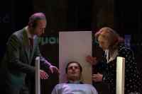 «Δεσποινίς Δυστυχία» του Τσιμάρα Τζανάτου, για λίγες ακόμη παραστάσεις στο Θέατρο ΦΟΥΡΝΟΣ